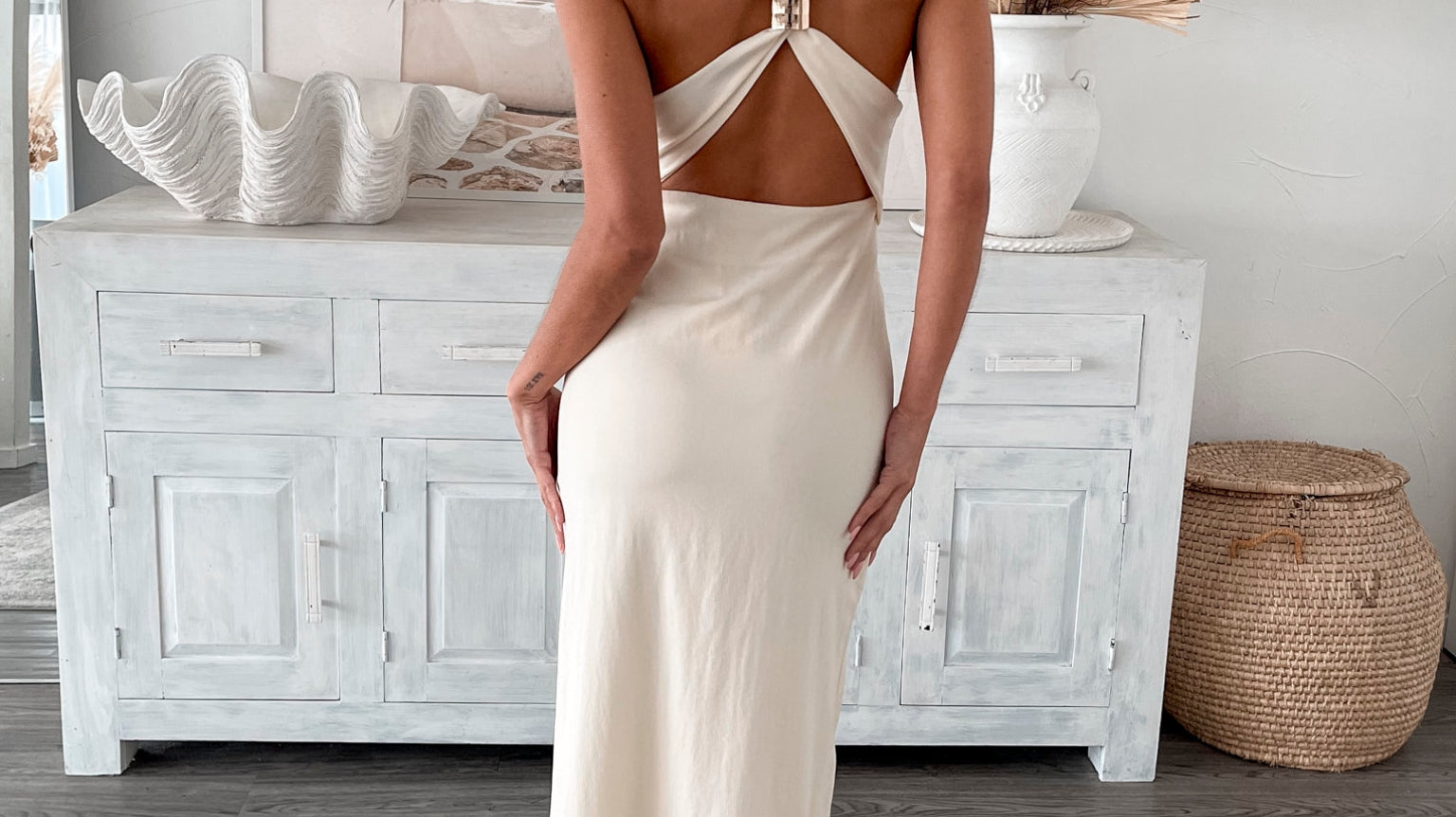 The Dress Diaries: Finding the Ultimate Formal Dress 💍🤍