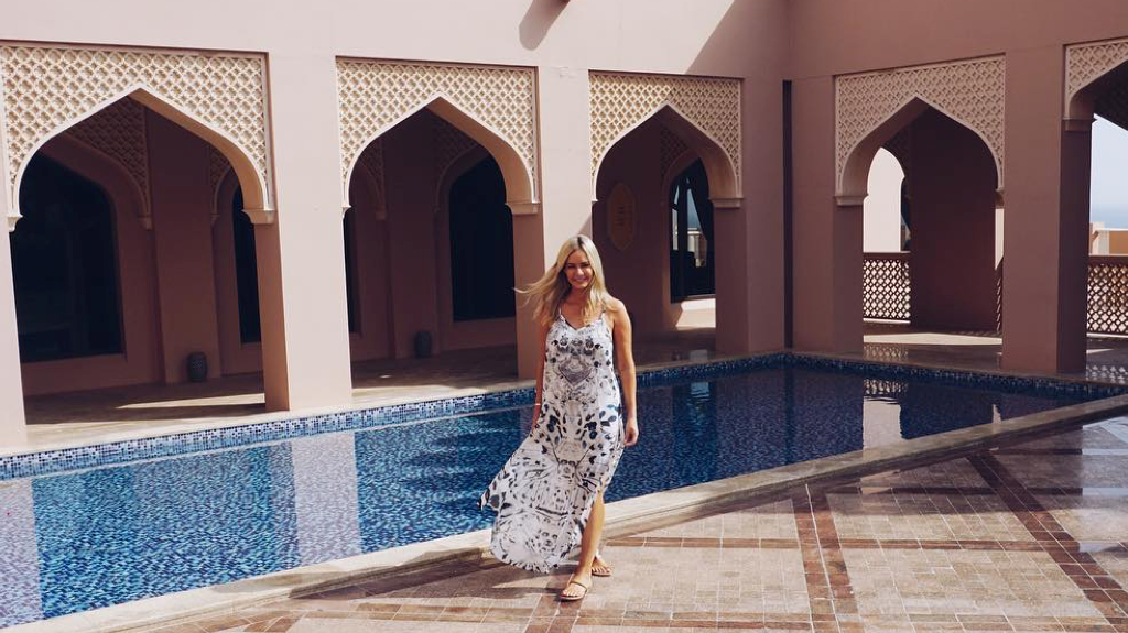 Dubai, desert and dazzling dresses-ESTHER & CO.