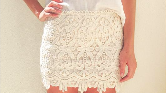 get social.-ESTHER & CO.