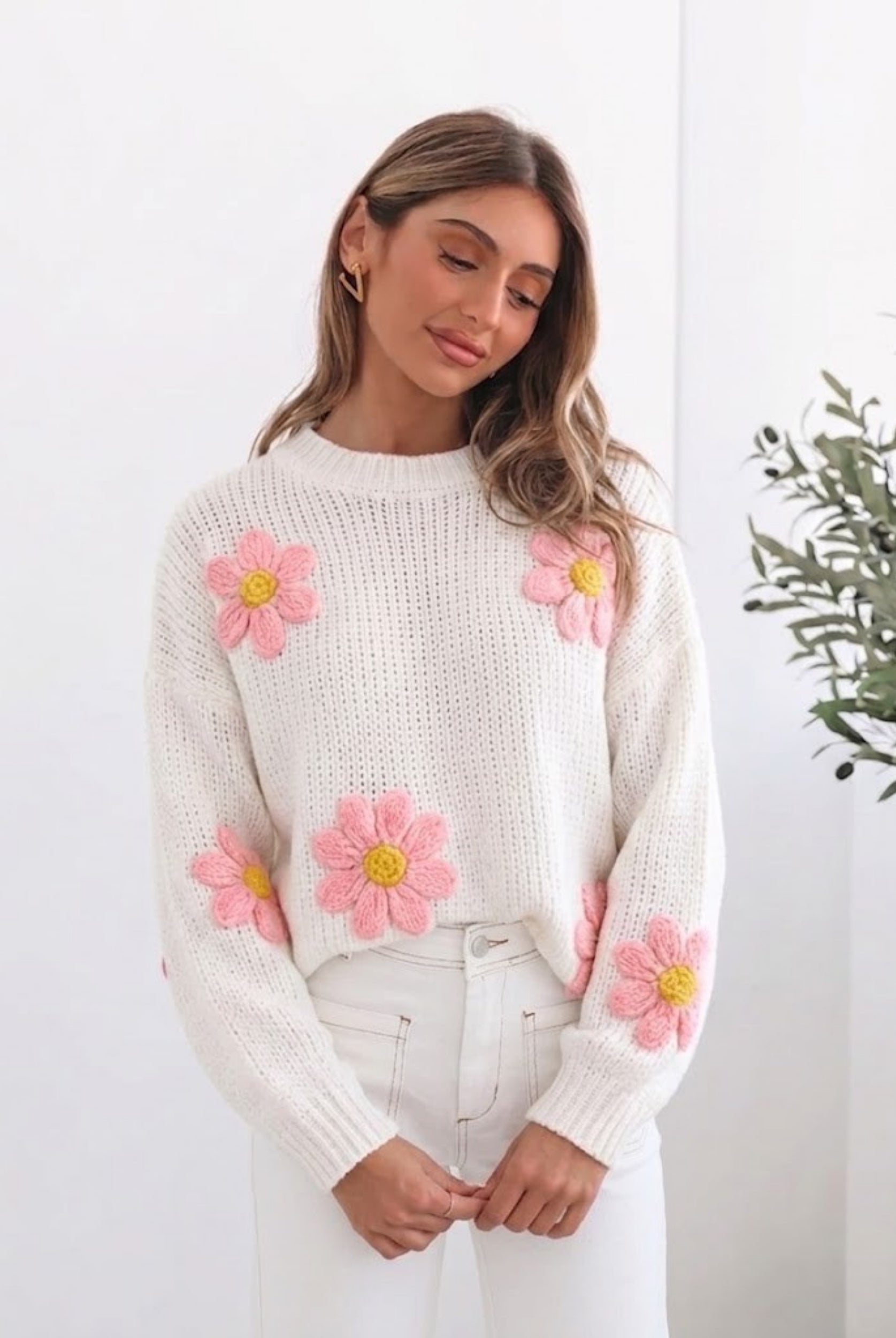 Ryland Knit in White Floral womens white floral applique knit jumper styled outfit
