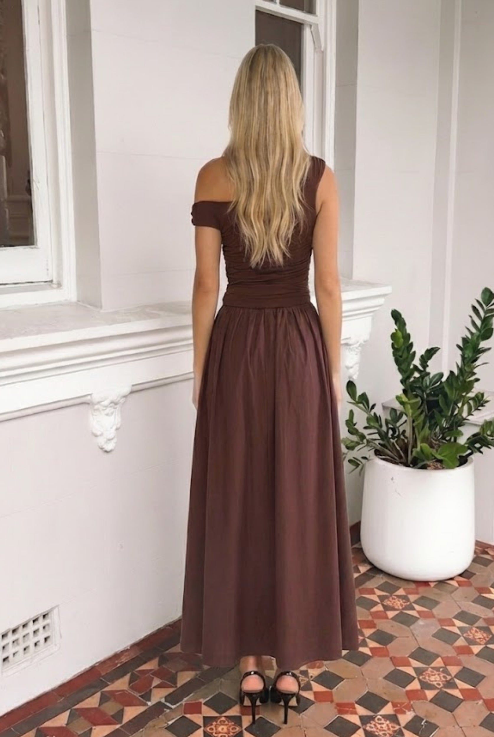 Women's brown ruched maxi dress styled outfit by Esther & Co