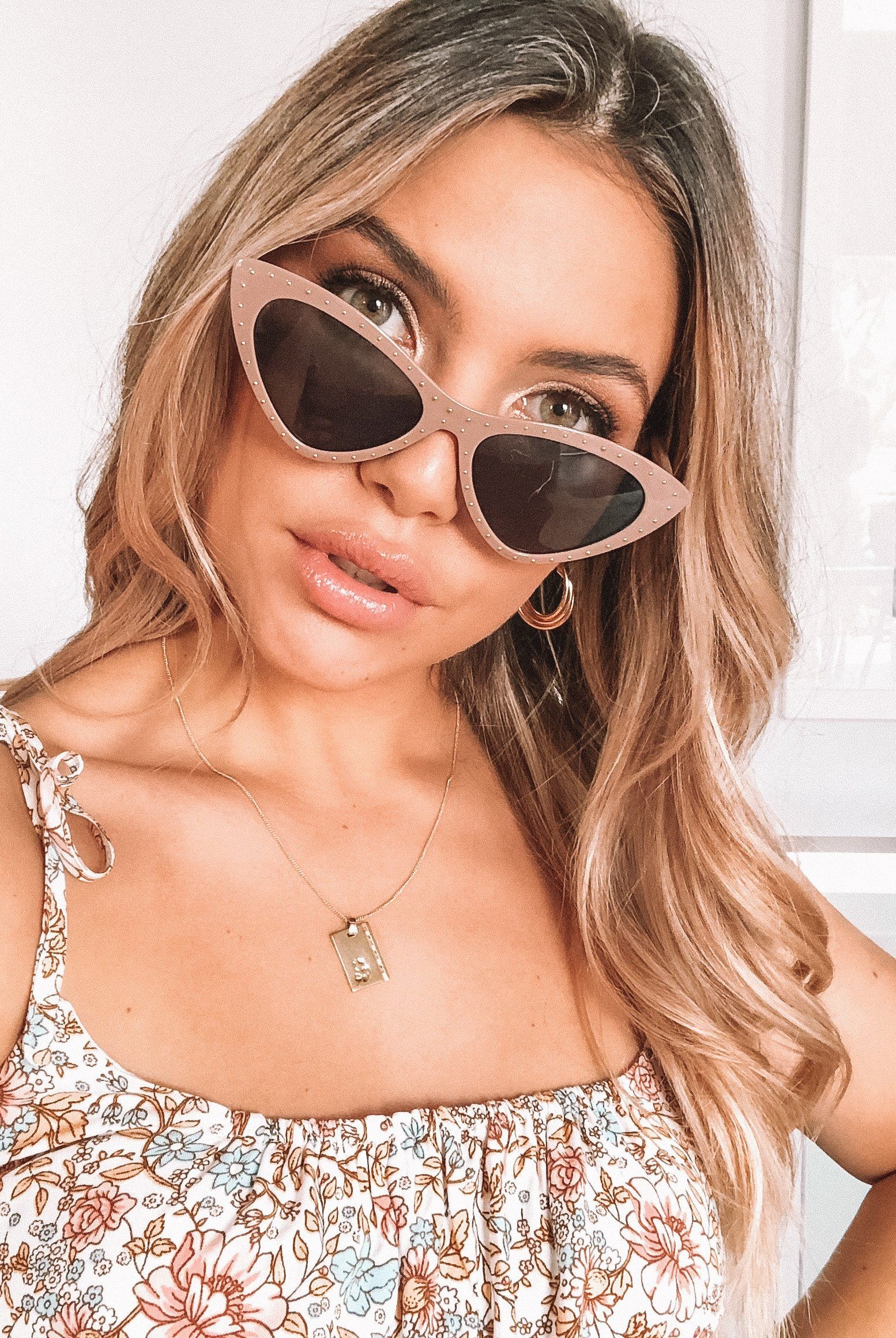 Paris blush sunglasses, angle view
