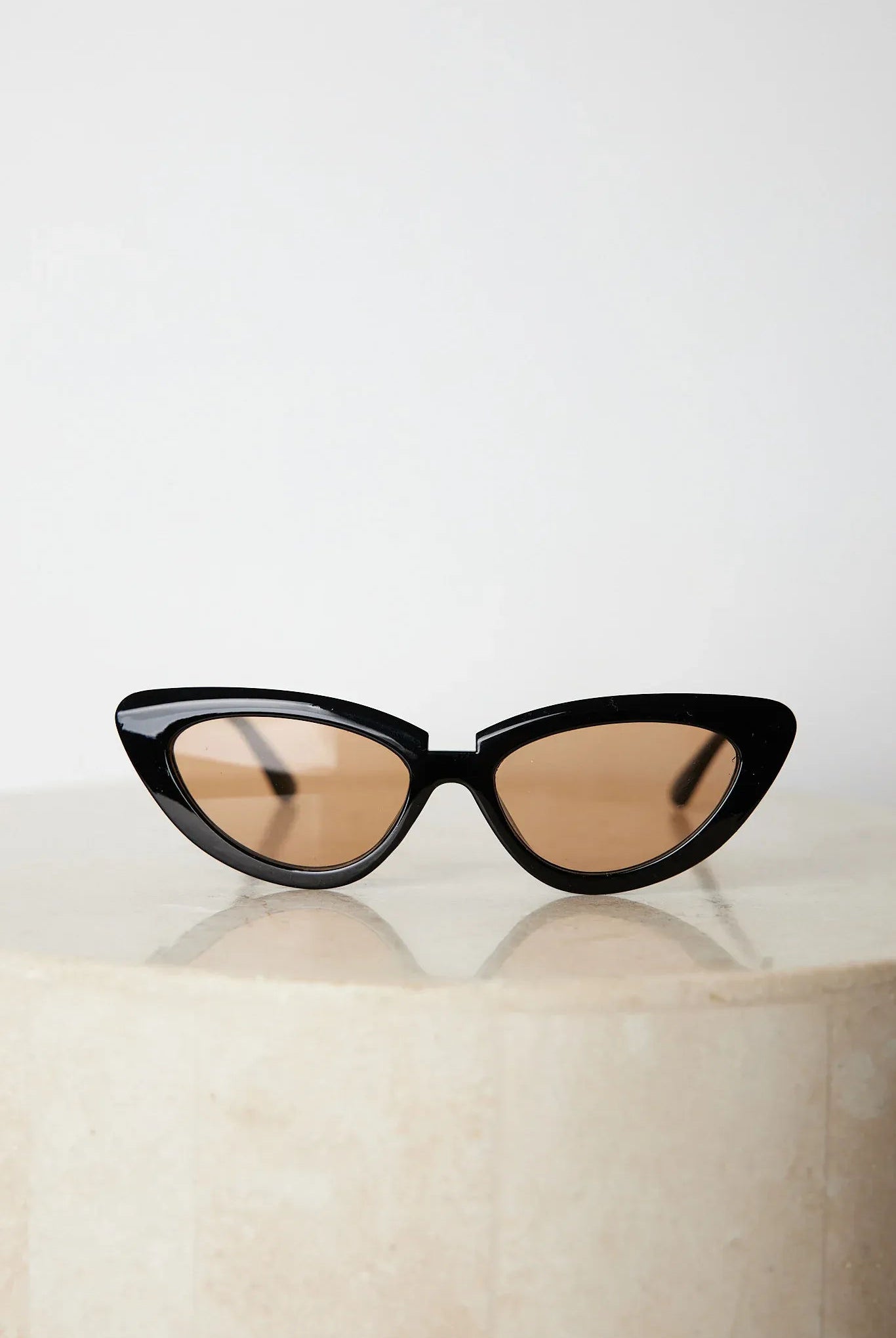 Finlay blush sunglasses