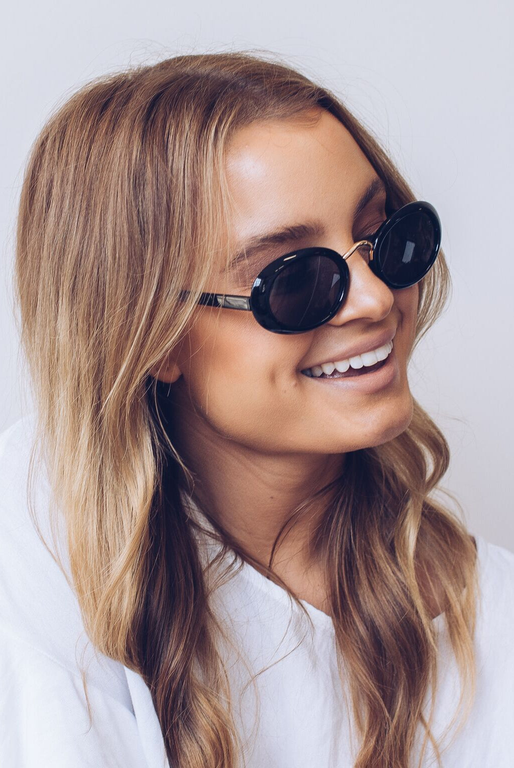 Delray black sunglasses, angle view