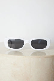 Thea | White